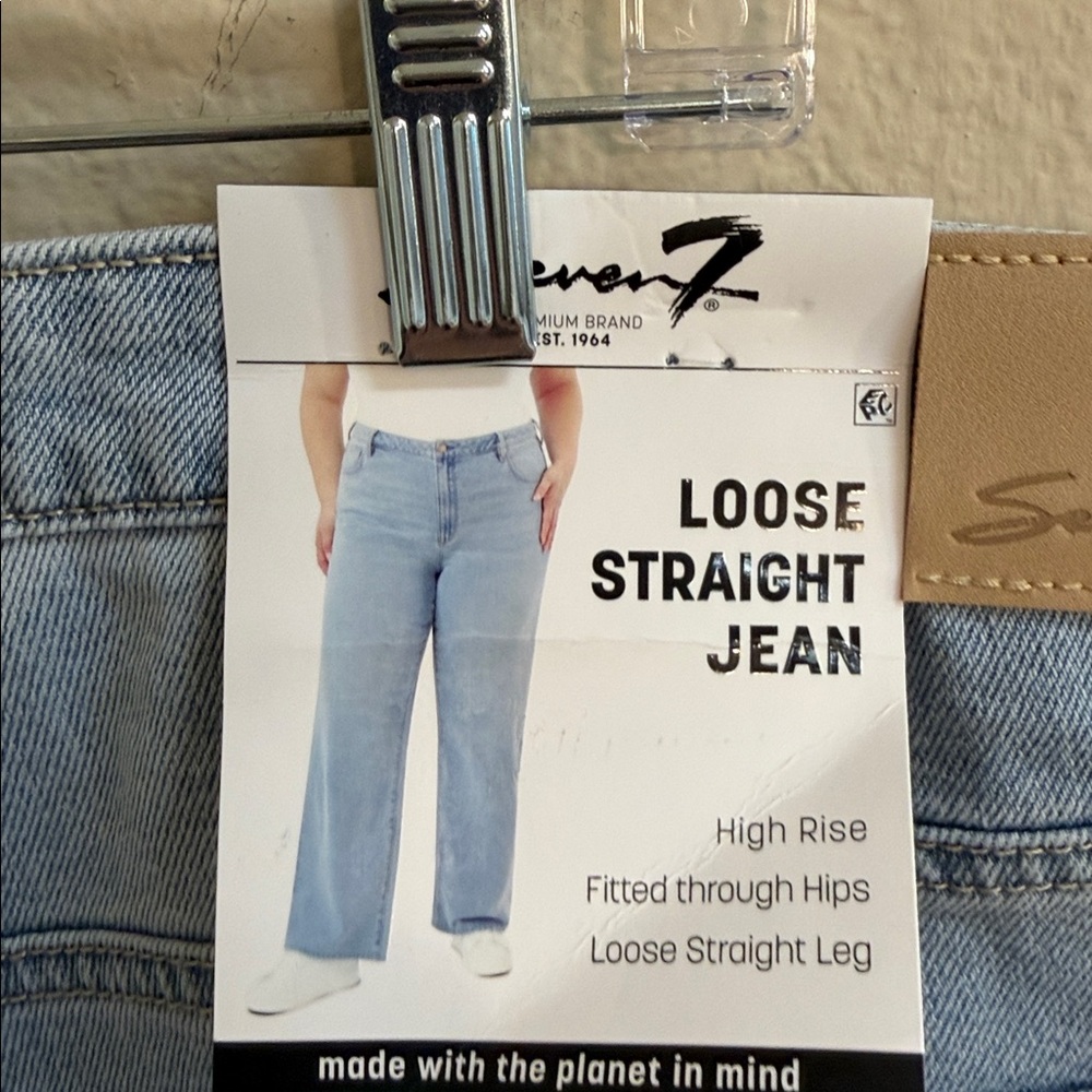 NWT Size 24W Seven7 Loose Straight Jean